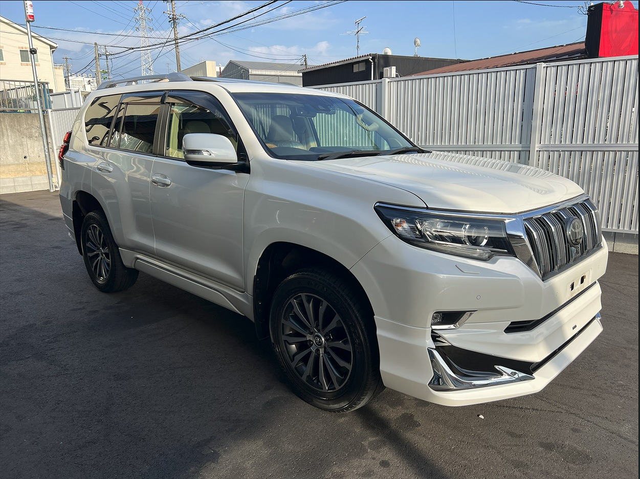 TOYOTA Land Cruiser Prado