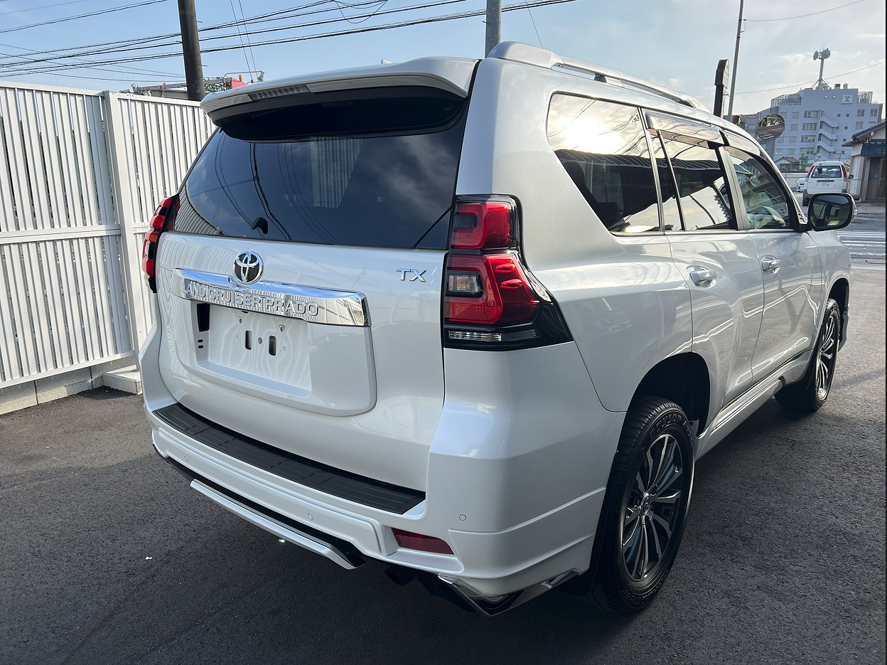 TOYOTA Land Cruiser Prado