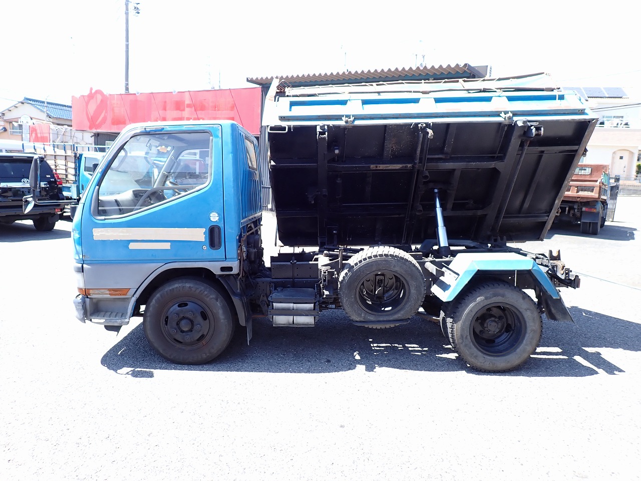 MITSUBISHI Canter