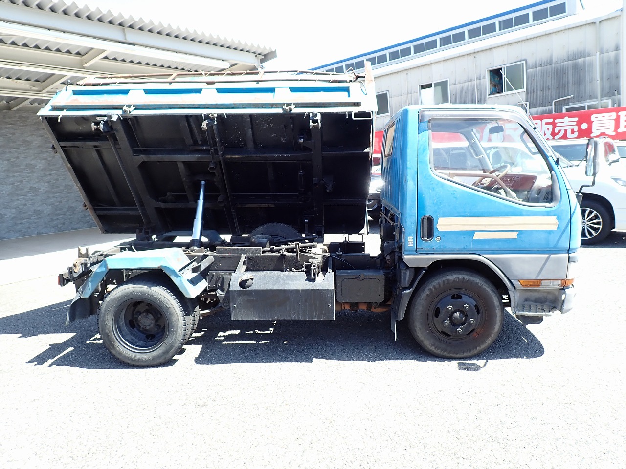 MITSUBISHI Canter