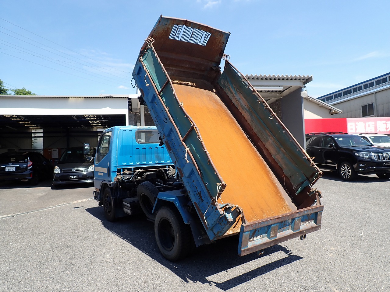 MITSUBISHI Canter