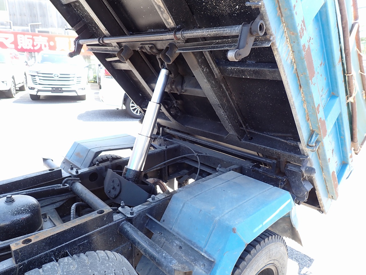MITSUBISHI Canter