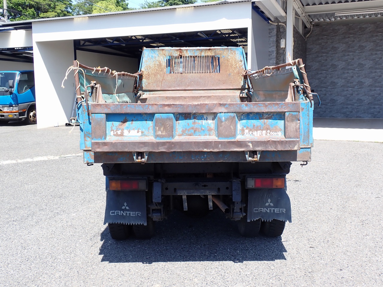 MITSUBISHI Canter