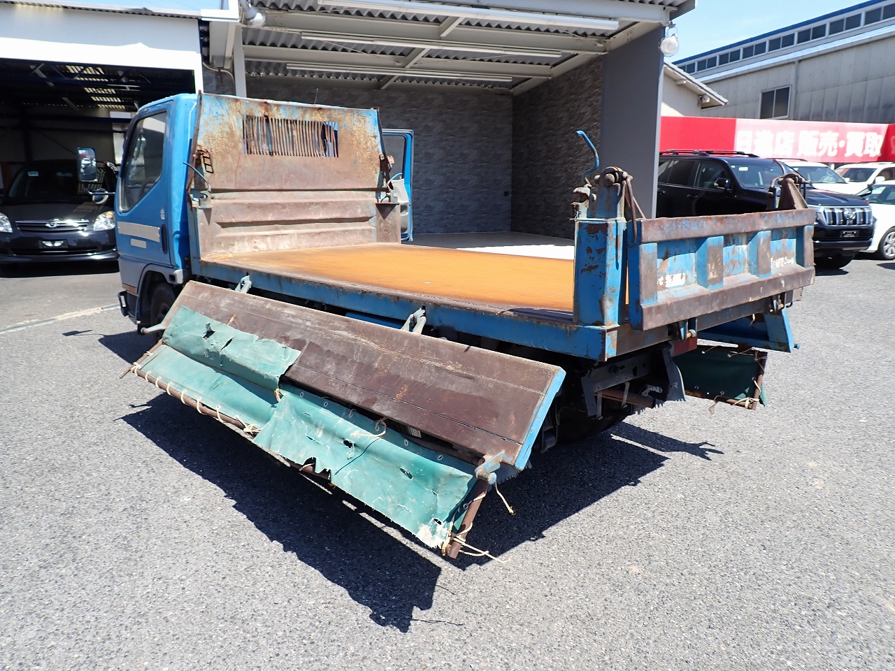 MITSUBISHI Canter