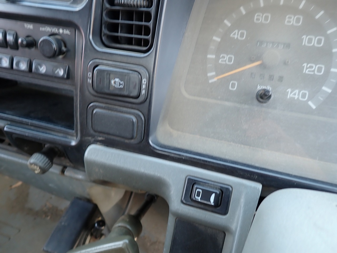 MITSUBISHI Canter
