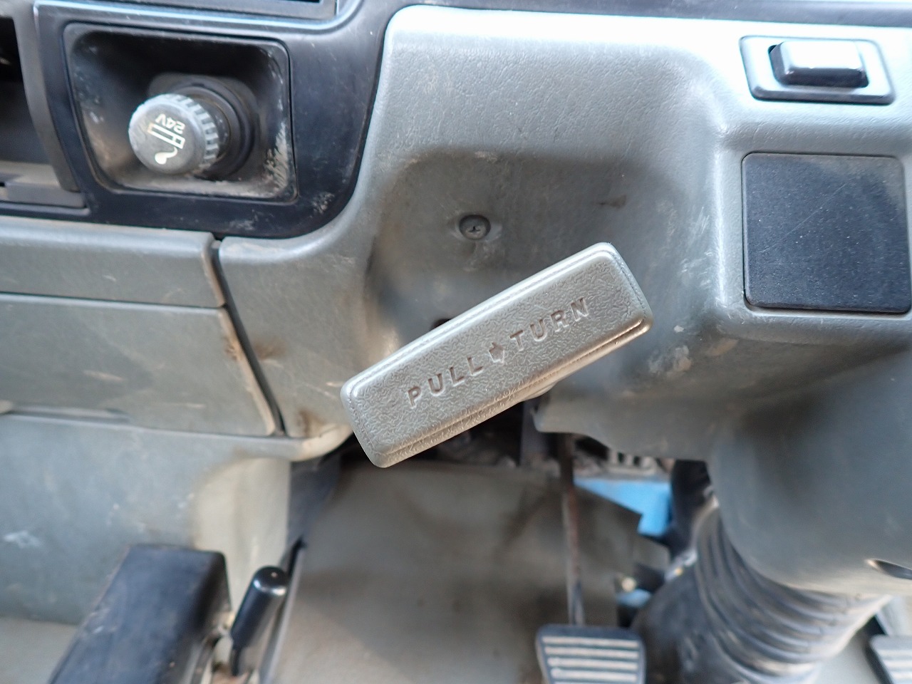 MITSUBISHI Canter