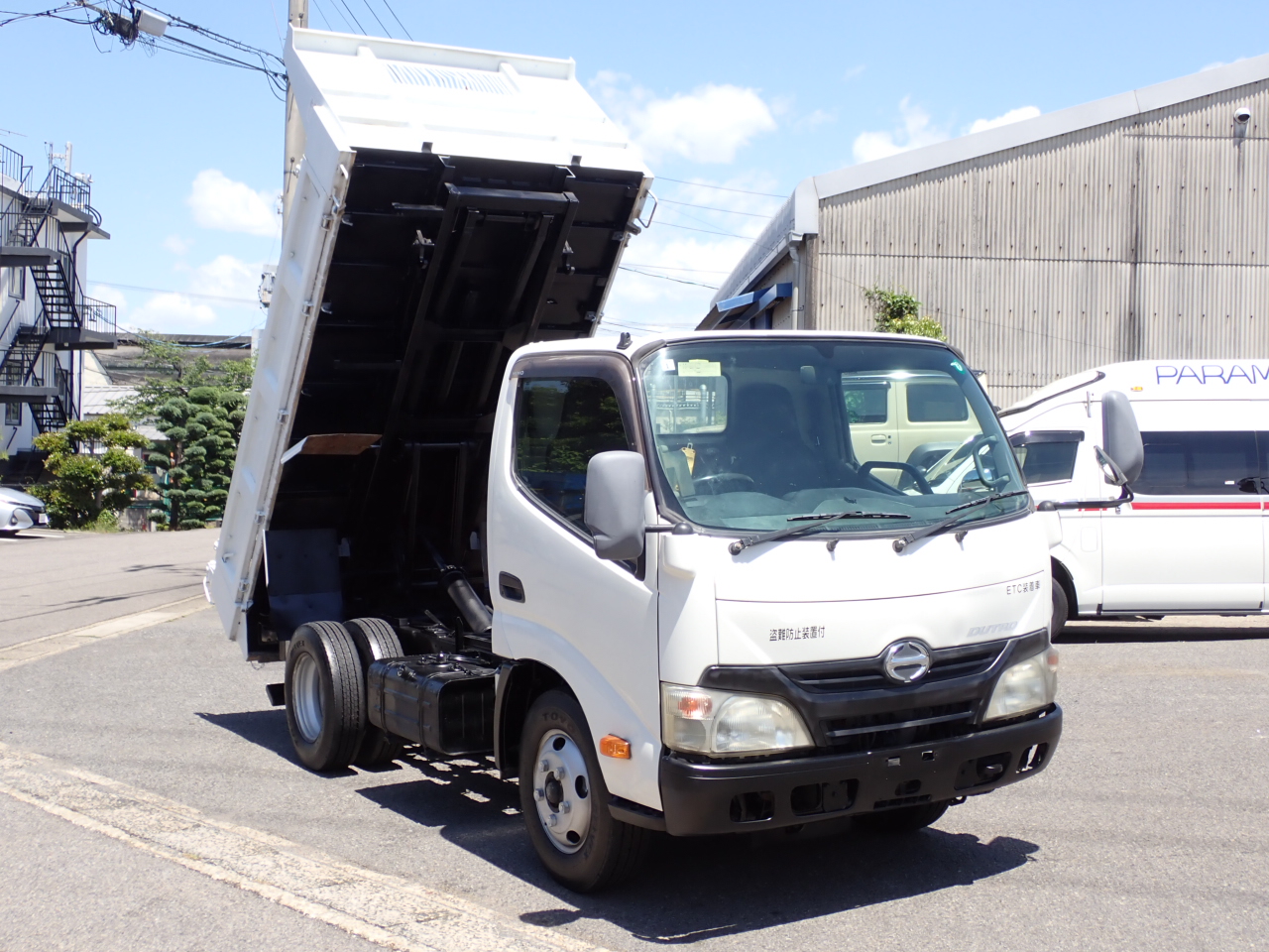 HINO Dutro