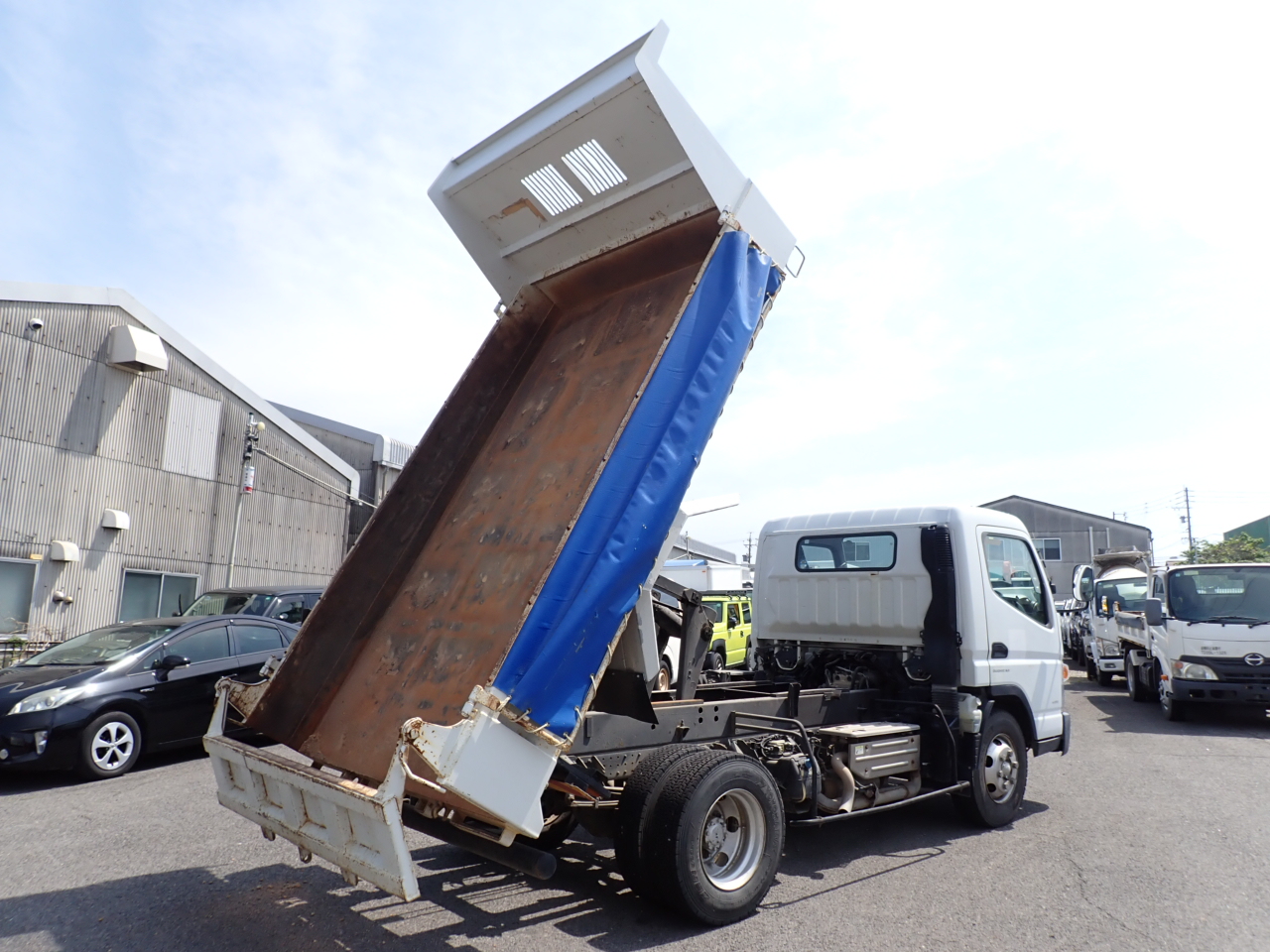 MITSUBISHI Canter