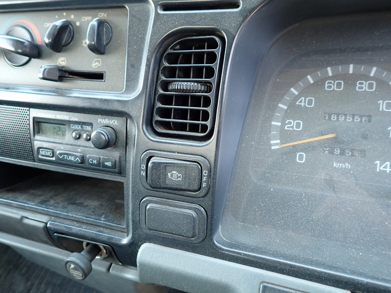 MITSUBISHI Canter