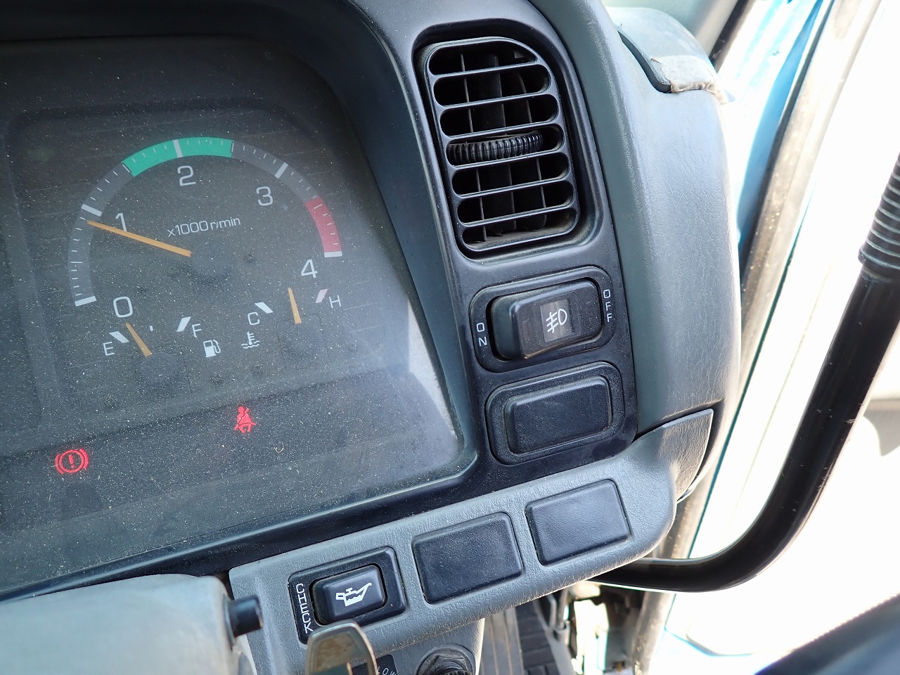 MITSUBISHI Canter