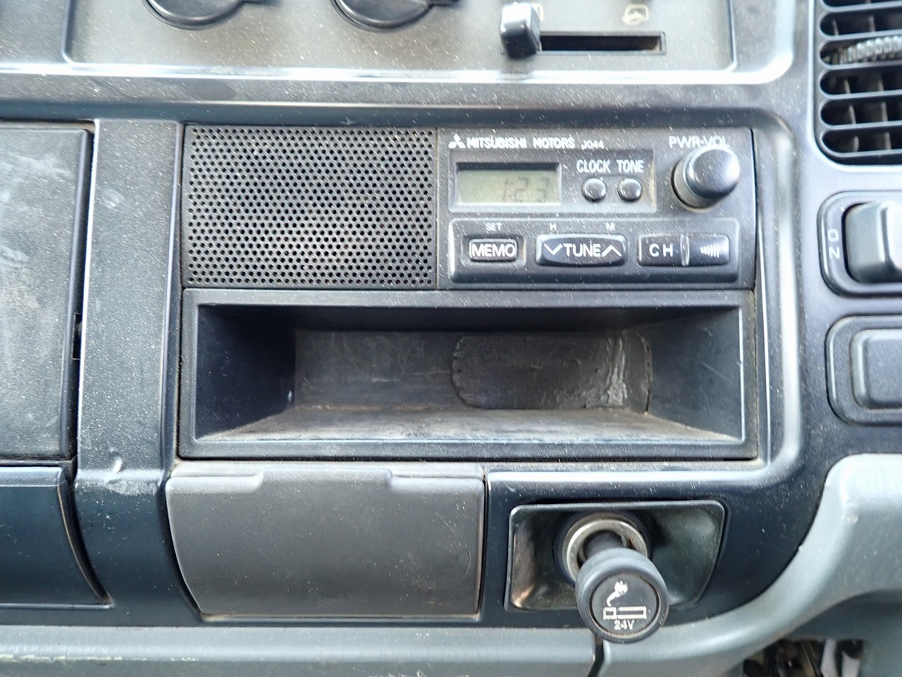 MITSUBISHI Canter
