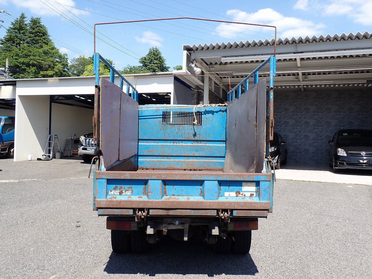 MITSUBISHI Canter