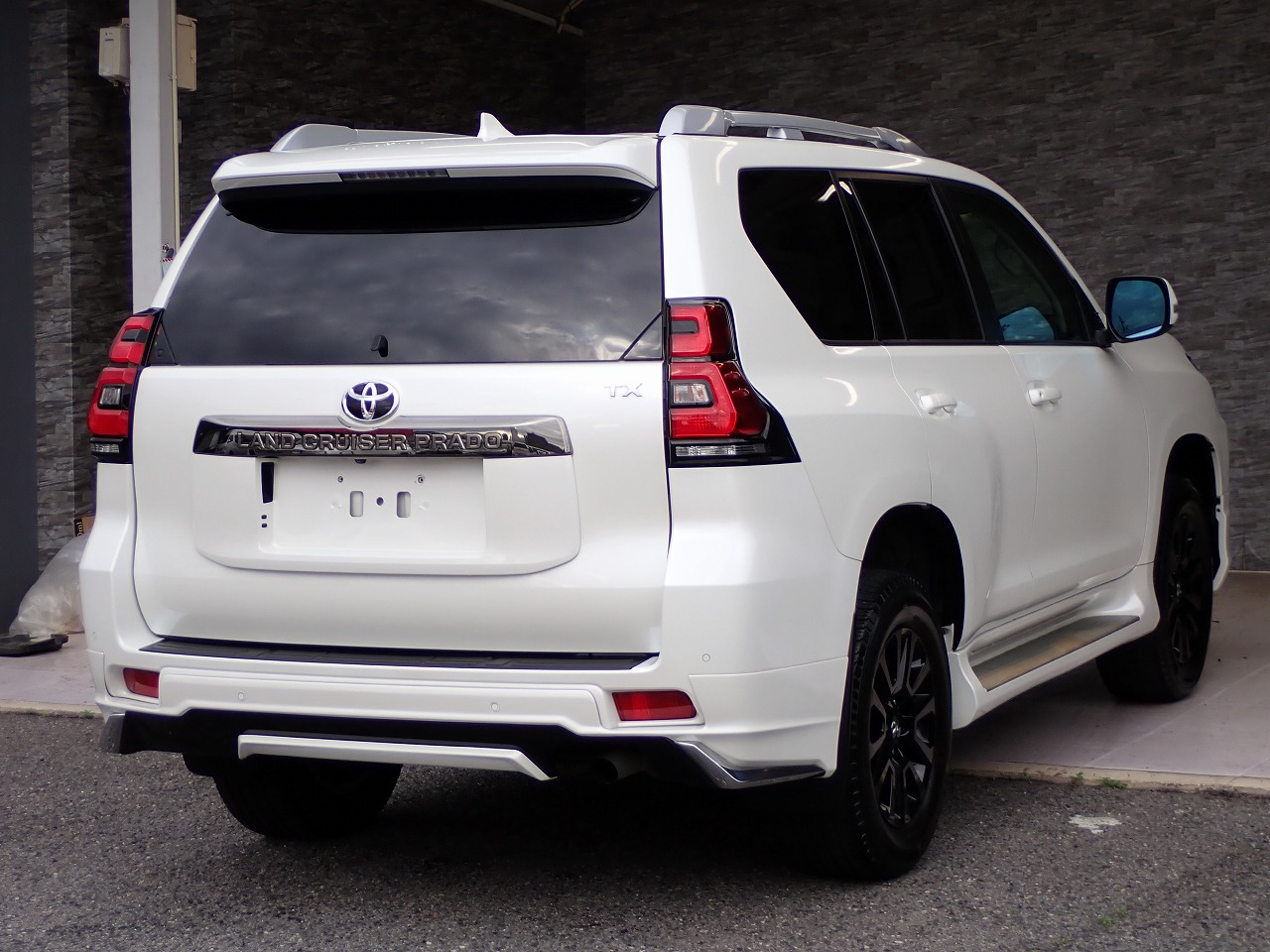 TOYOTA Land Cruiser Prado