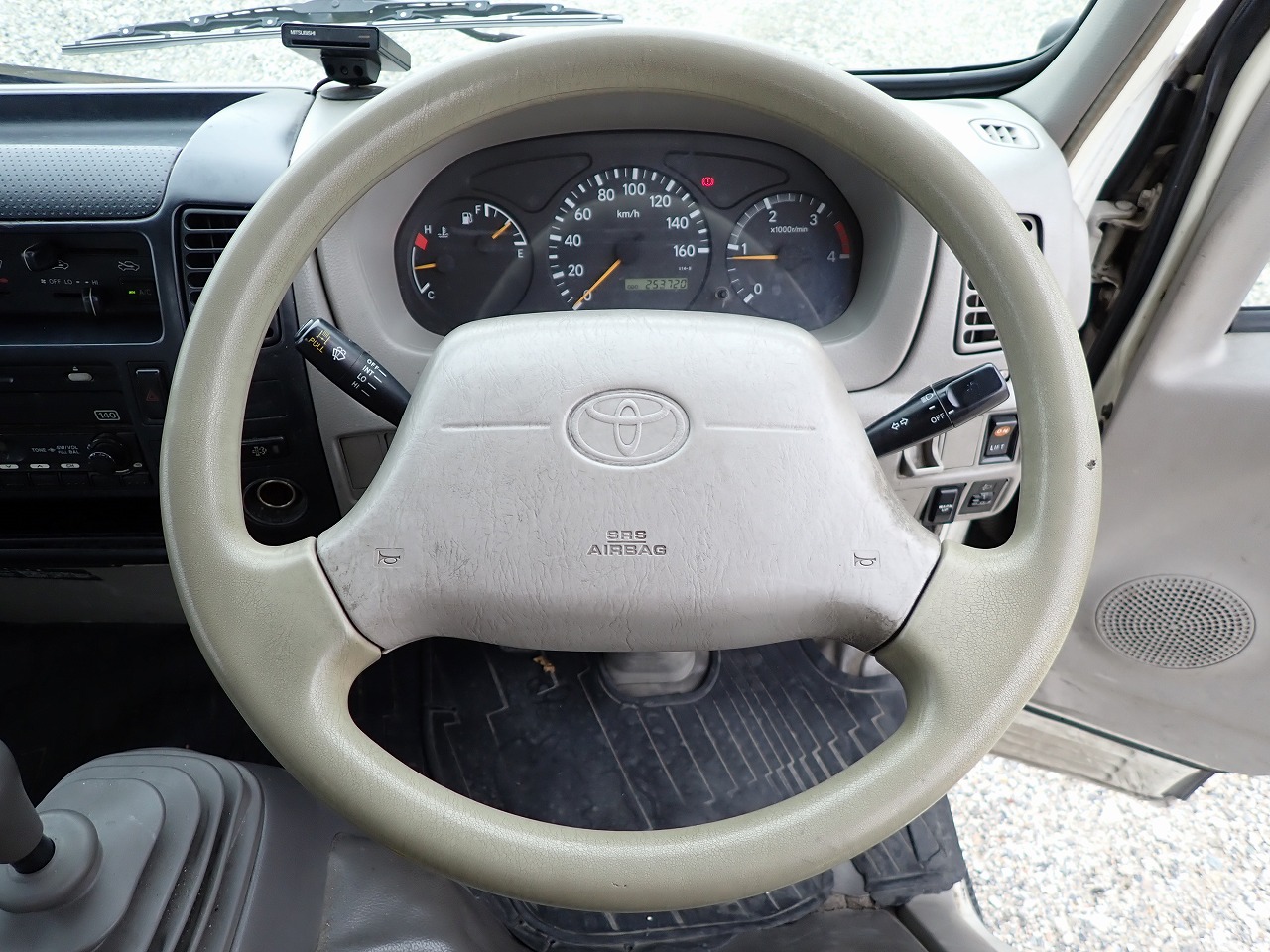 TOYOTA Dyna Truck