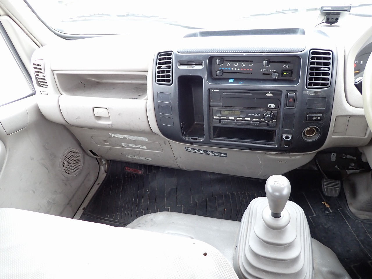TOYOTA Dyna Truck