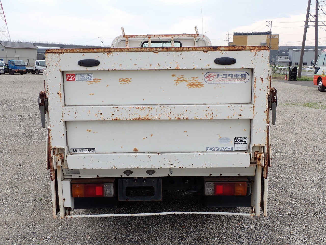 TOYOTA Dyna Truck