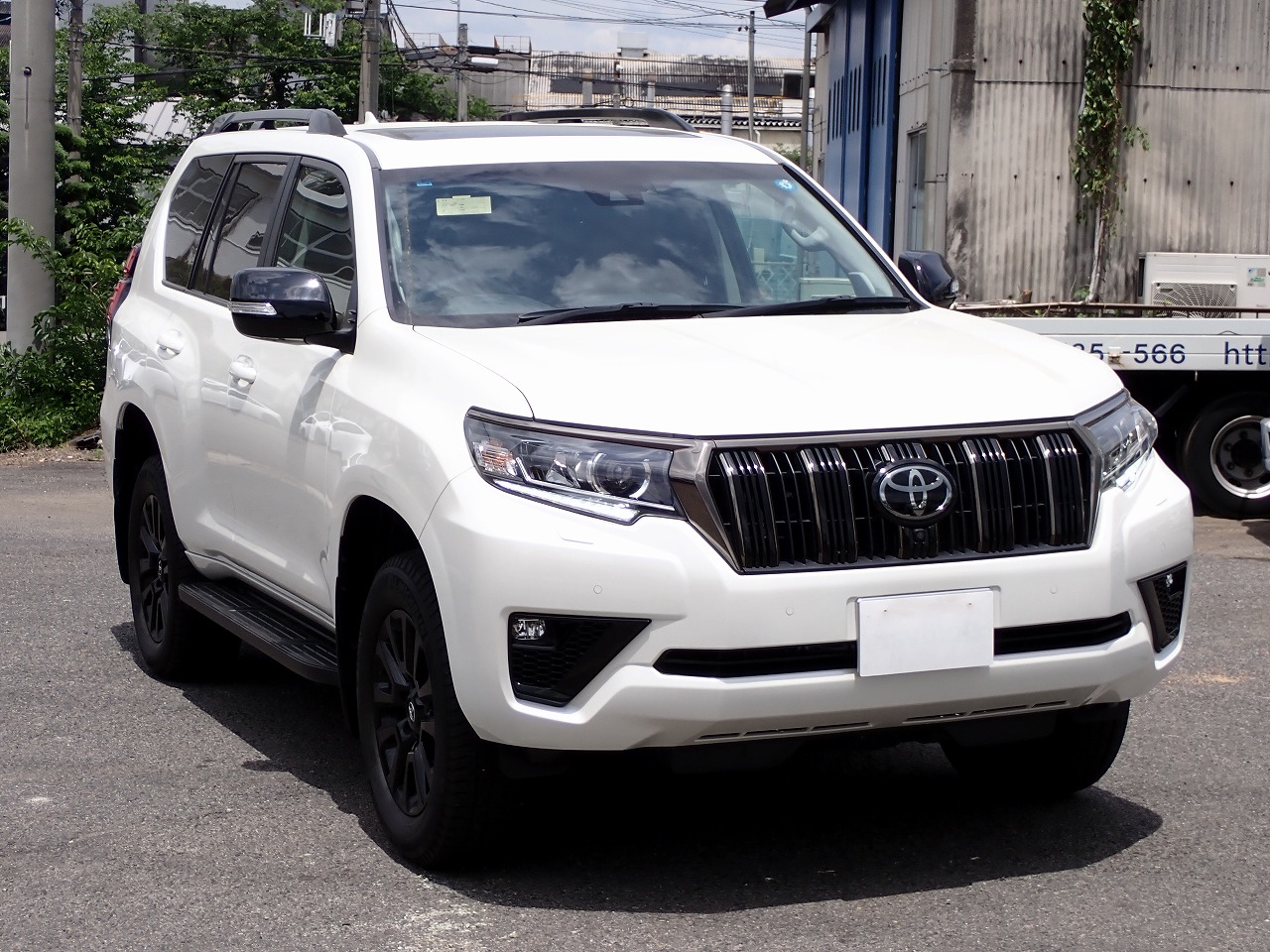 TOYOTA Land Cruiser Prado
