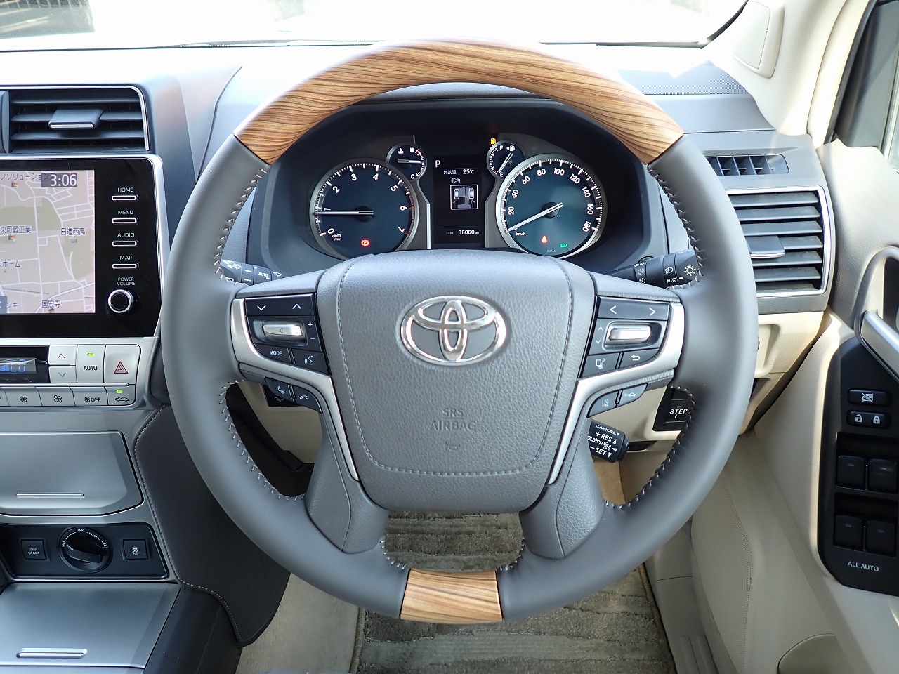 TOYOTA Land Cruiser Prado