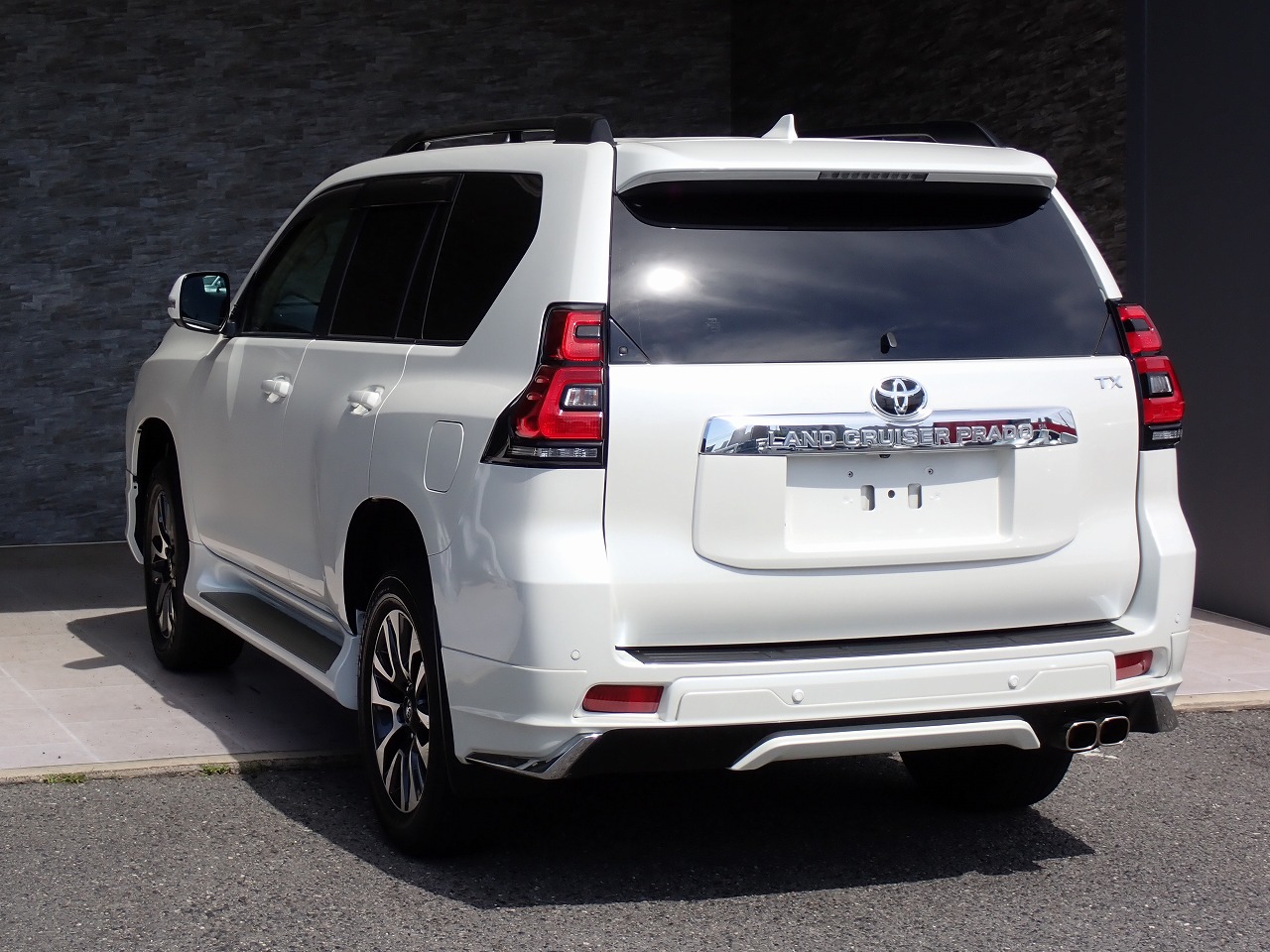 TOYOTA Land Cruiser Prado