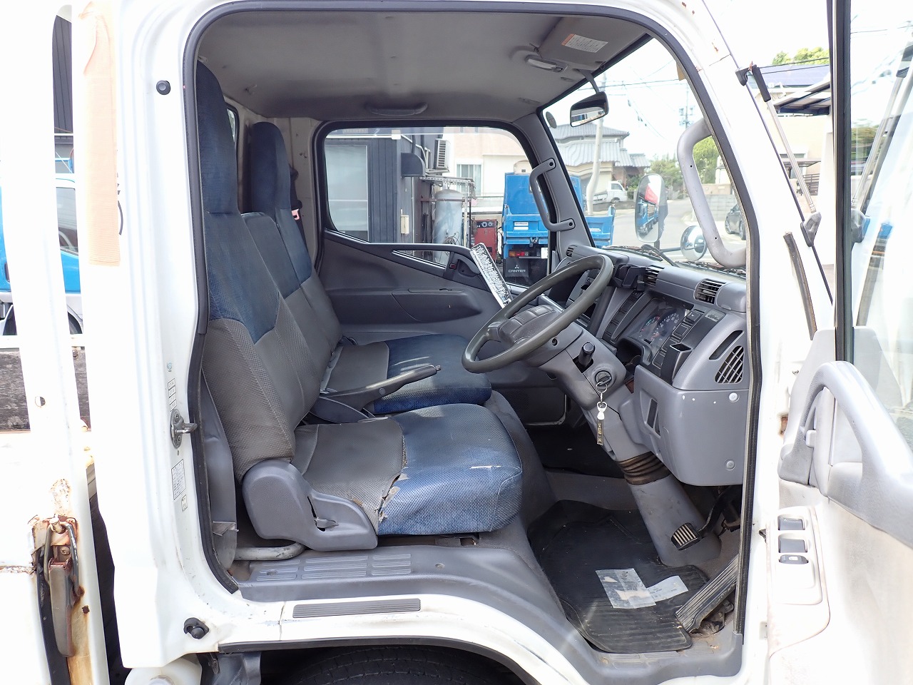 MITSUBISHI FUSO Canter