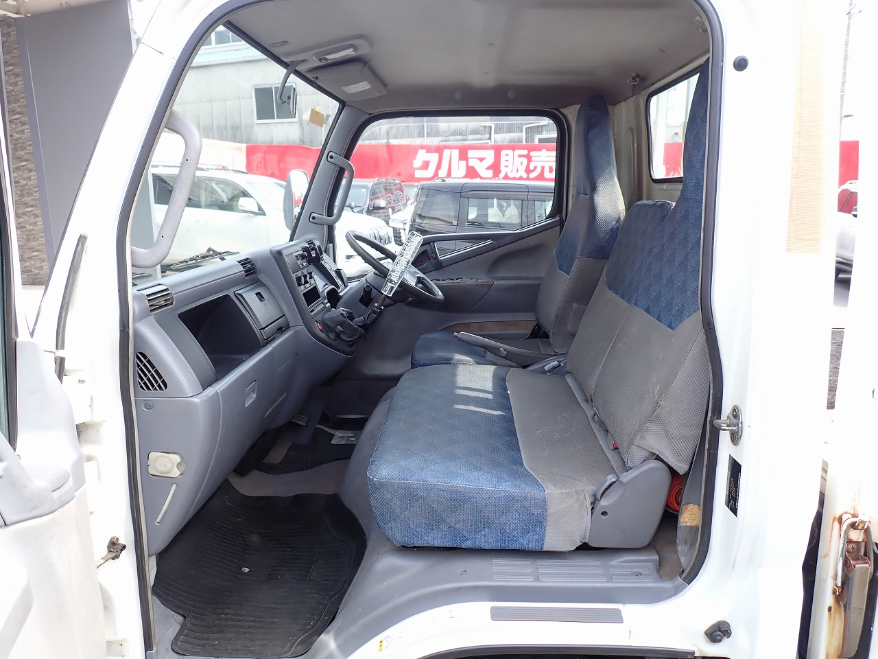 MITSUBISHI FUSO Canter