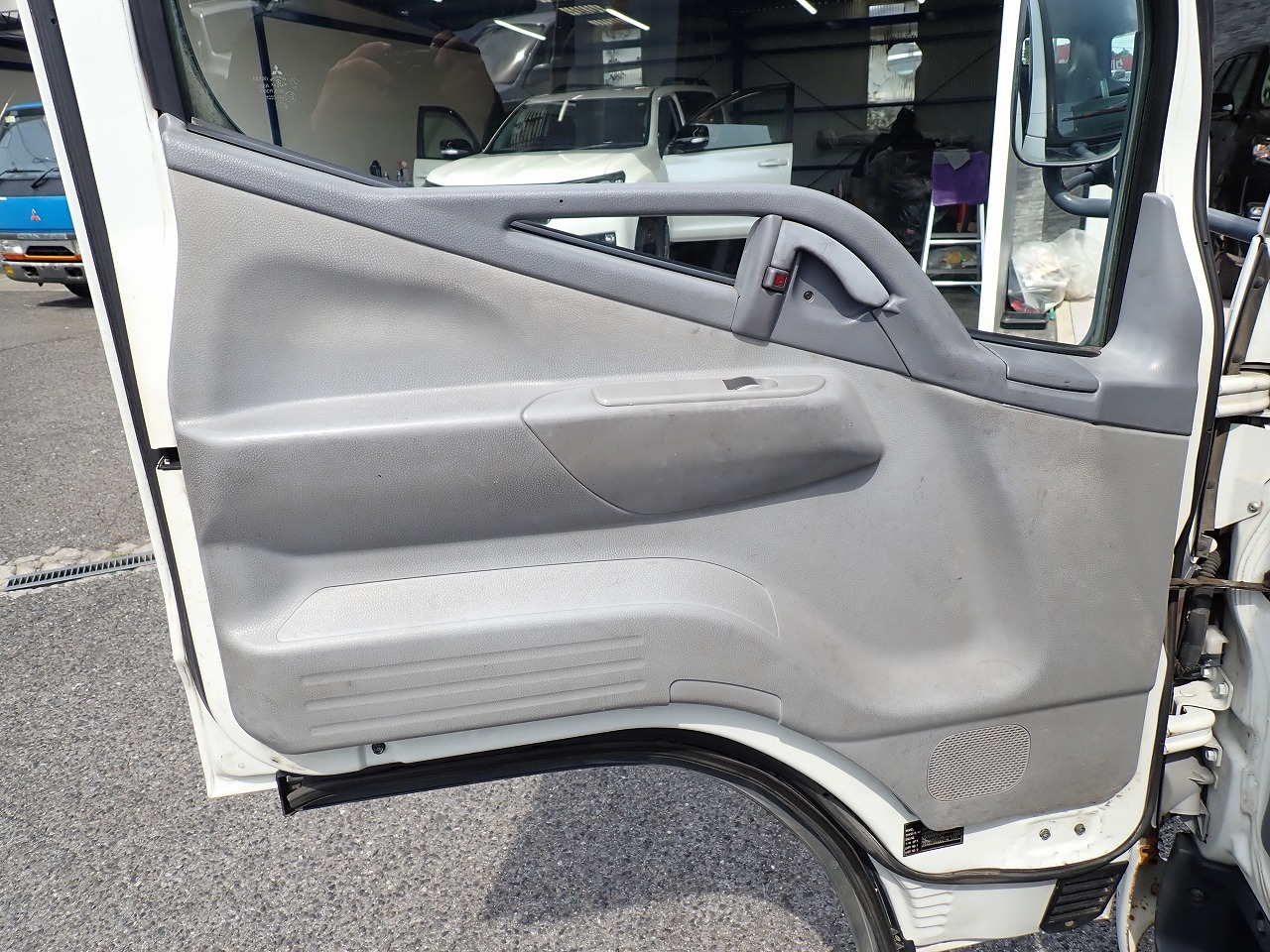MITSUBISHI FUSO Canter