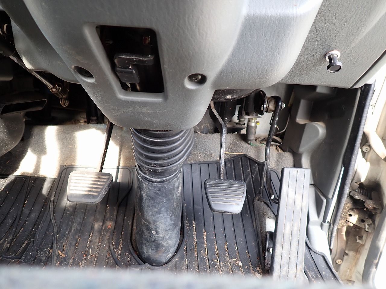 MITSUBISHI FUSO Canter
