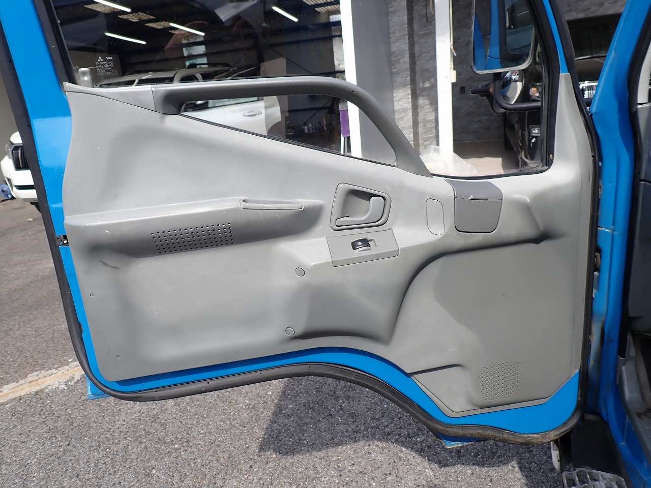 MITSUBISHI FUSO Canter