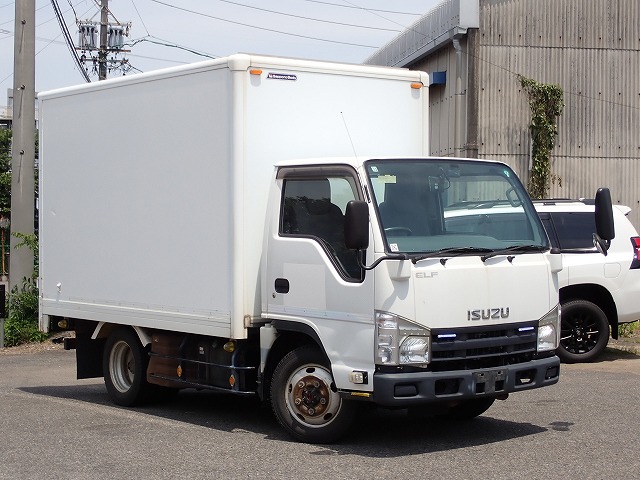 ISUZU Elf Truck