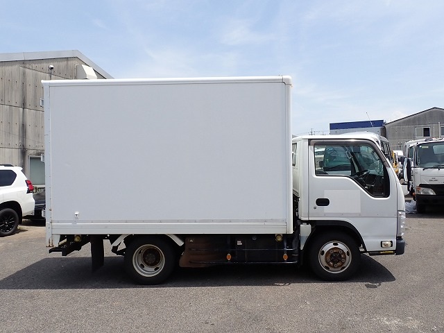 ISUZU Elf Truck