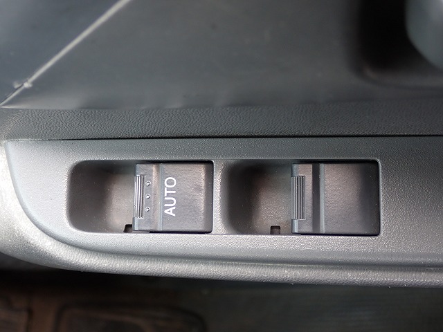 ISUZU Elf Truck