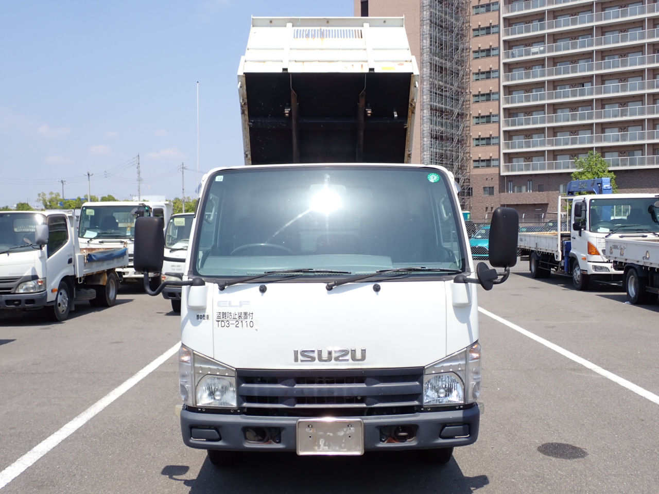 ISUZU Elf Truck