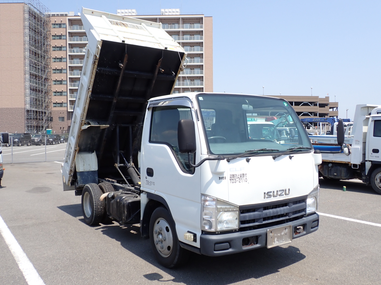 ISUZU Elf Truck