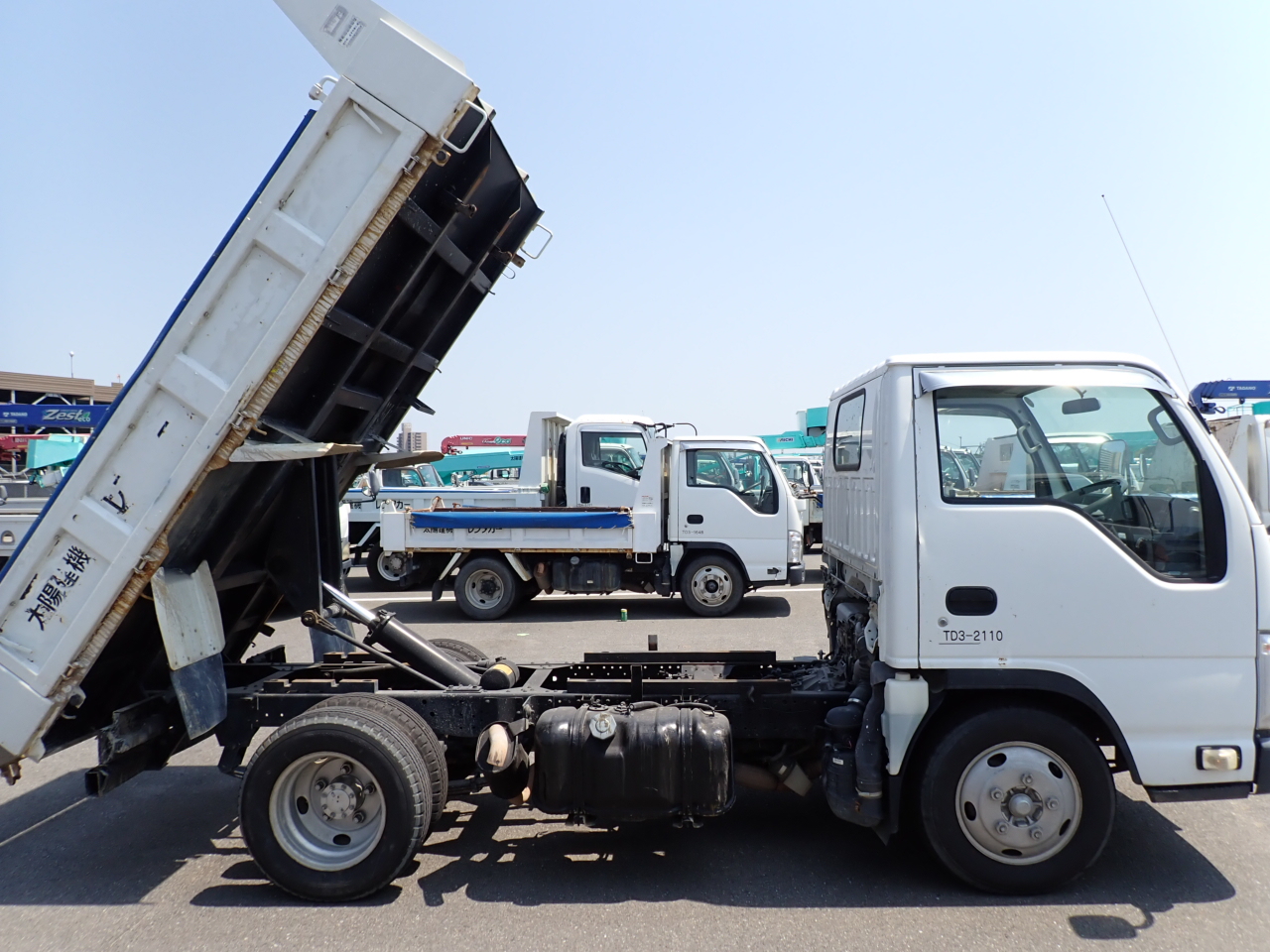 ISUZU Elf Truck