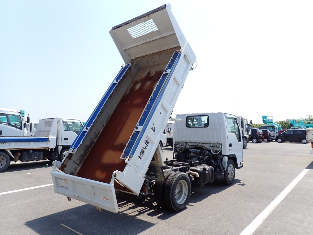 ISUZU Elf Truck