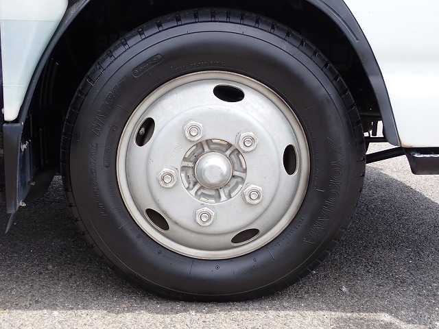 ISUZU Elf Truck