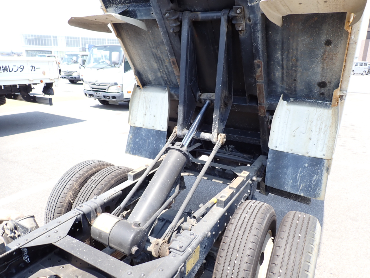 ISUZU Elf Truck
