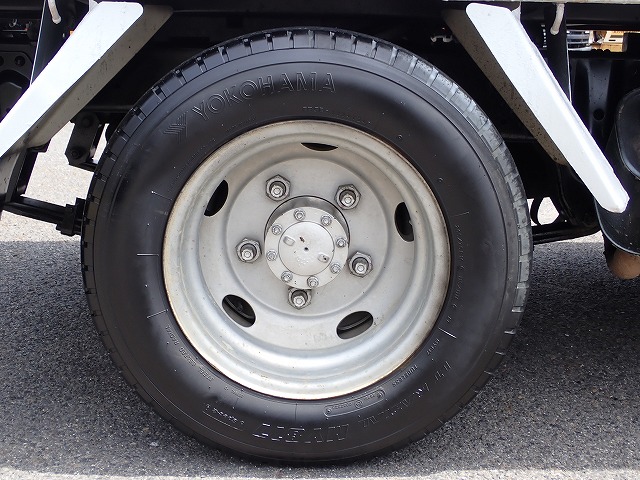 ISUZU Elf Truck