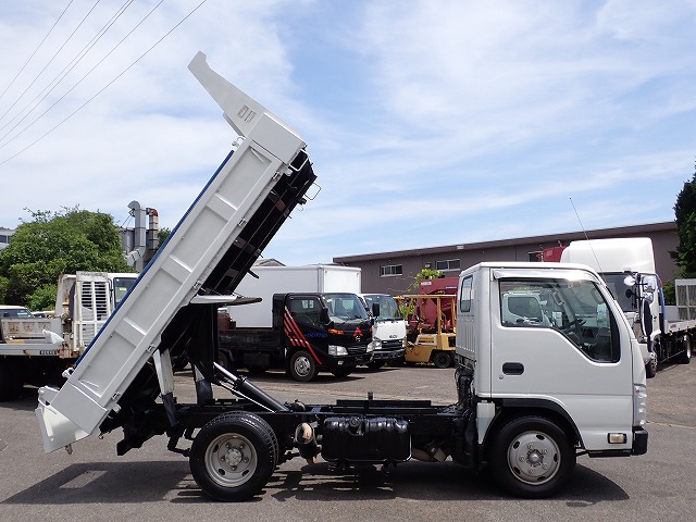 ISUZU Elf Truck
