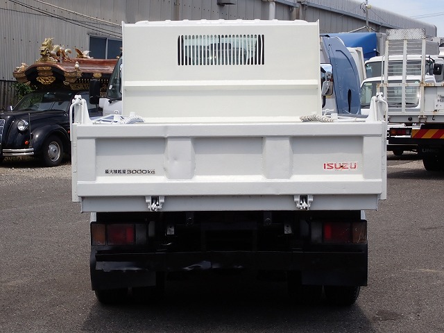 ISUZU Elf Truck