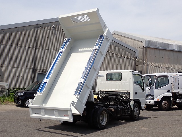 ISUZU Elf Truck