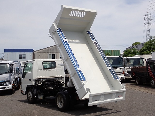 ISUZU Elf Truck