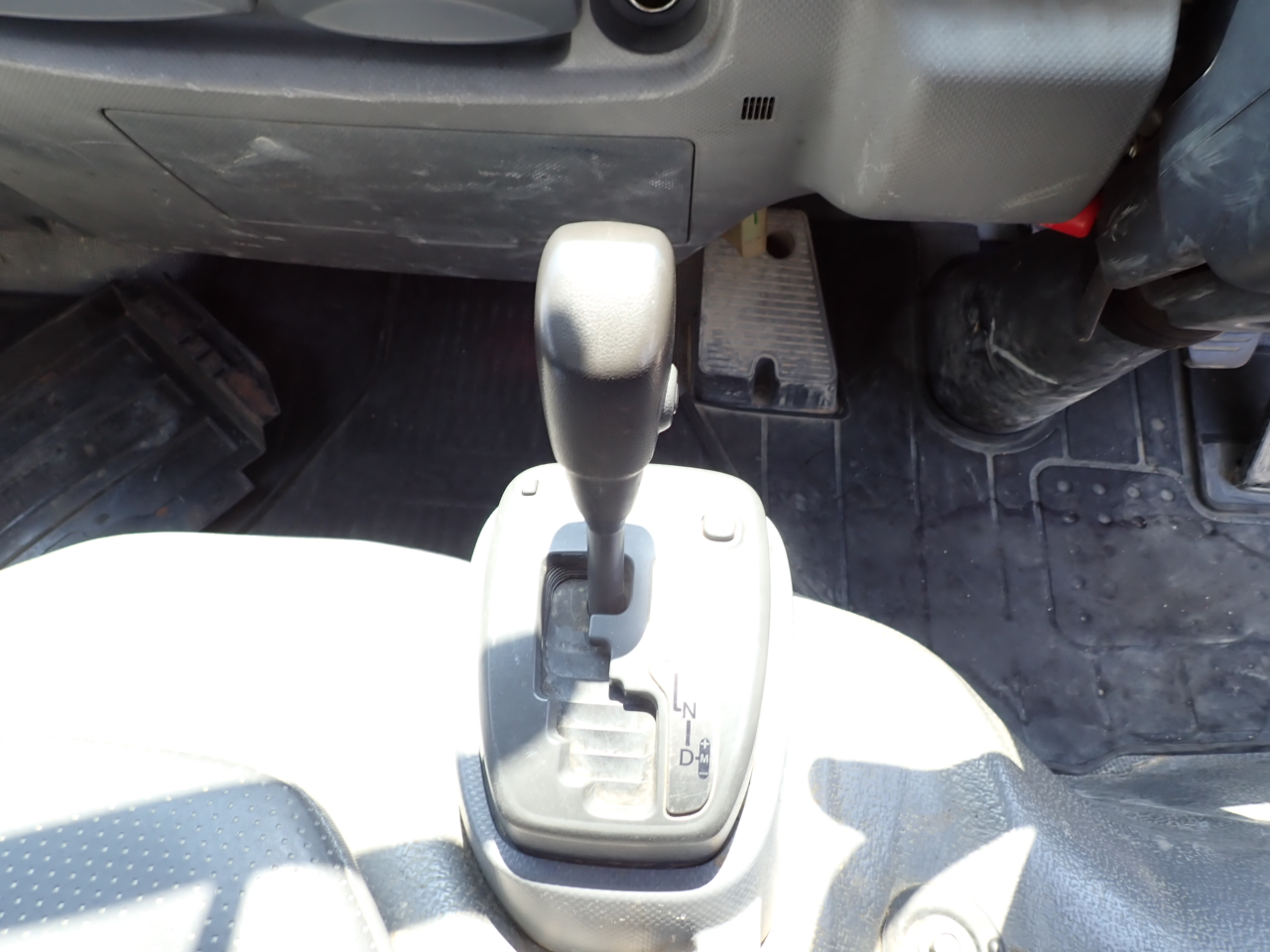 ISUZU Elf Truck