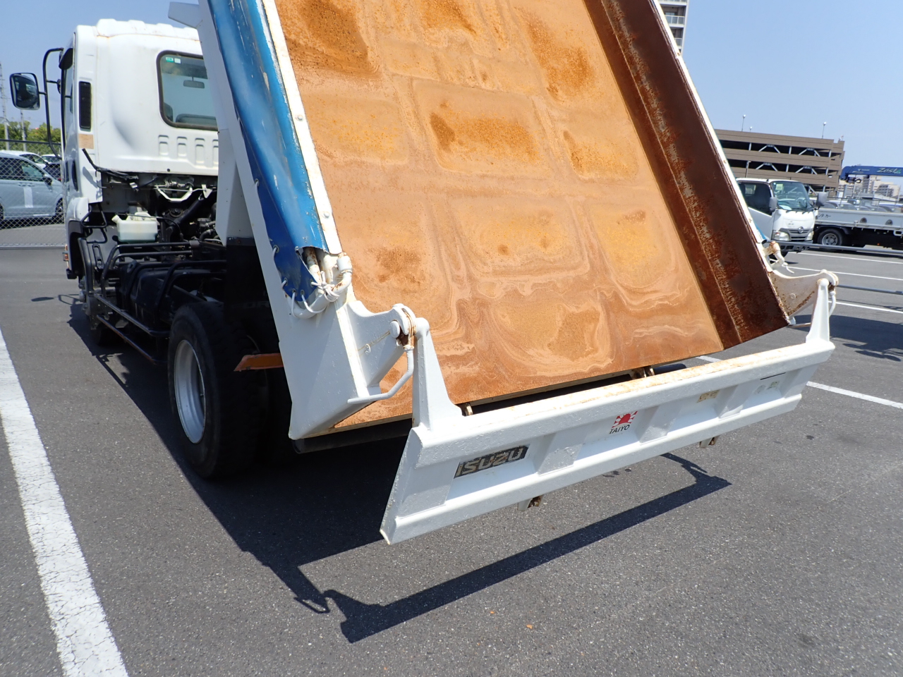 ISUZU Forward