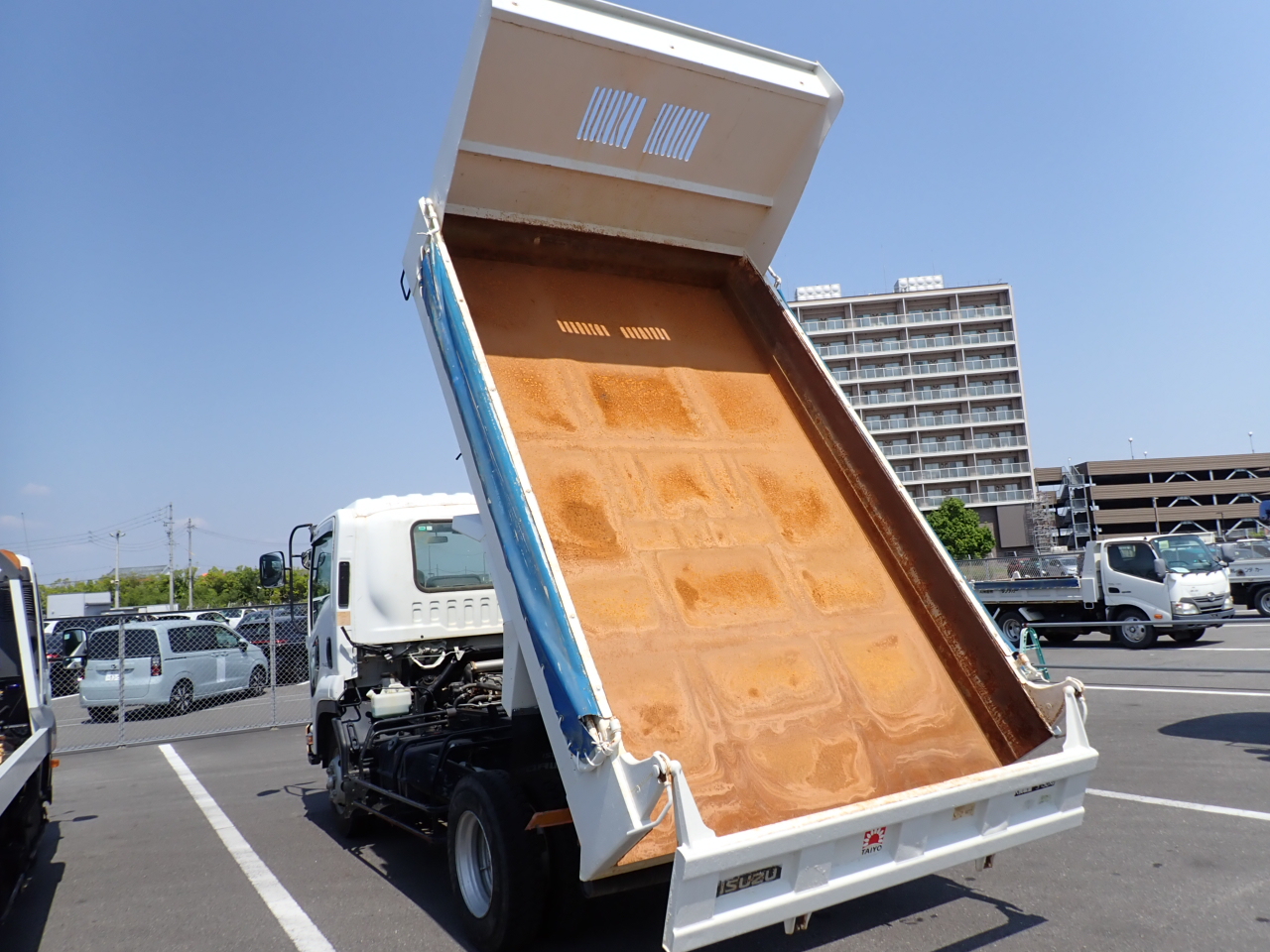 ISUZU Forward