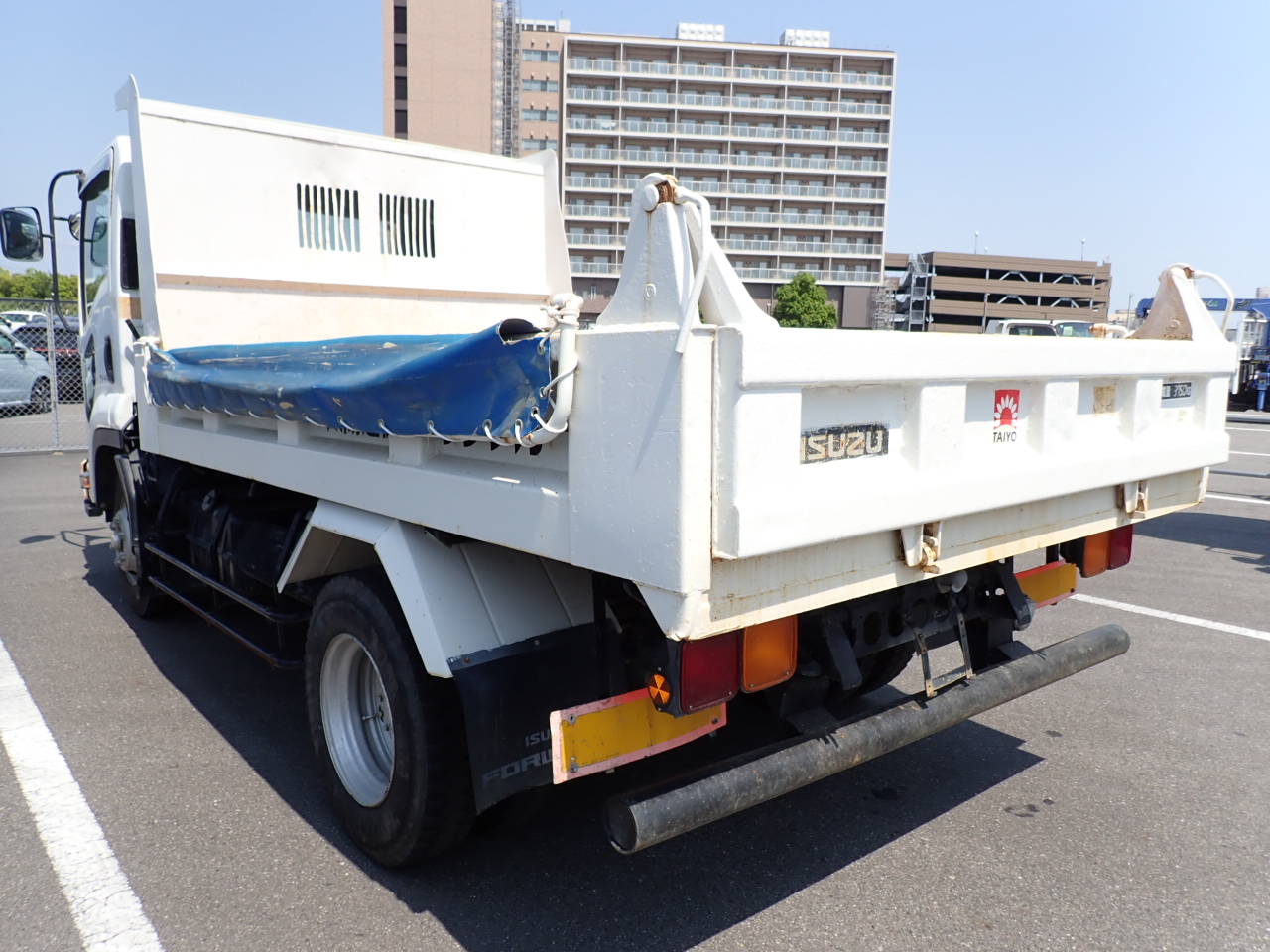 ISUZU Forward