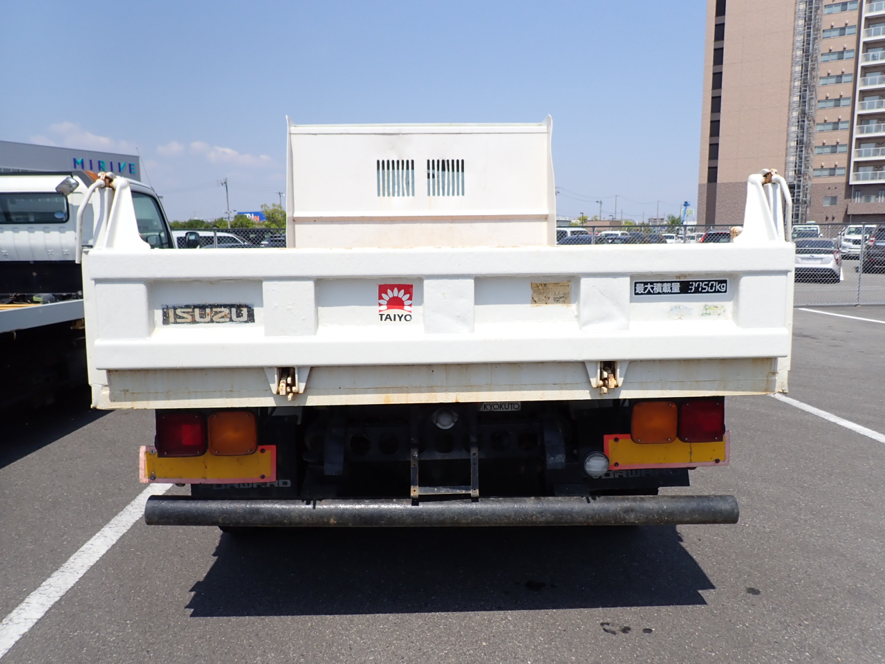 ISUZU Forward