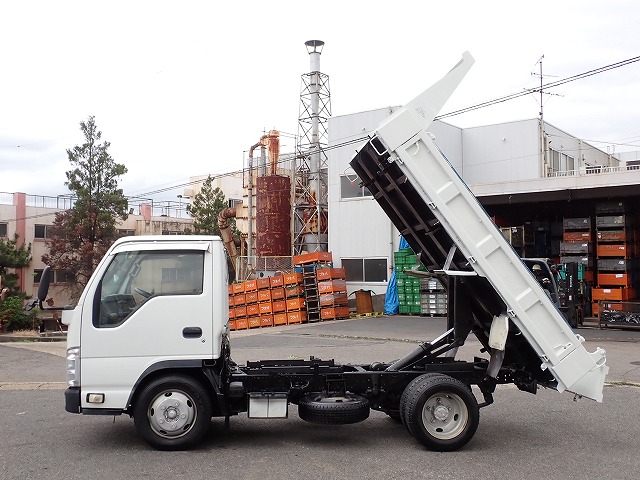 ISUZU Elf Truck