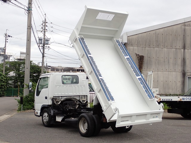 ISUZU Elf Truck