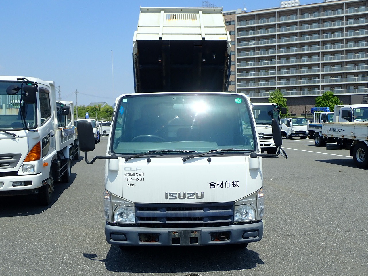 ISUZU Elf Truck